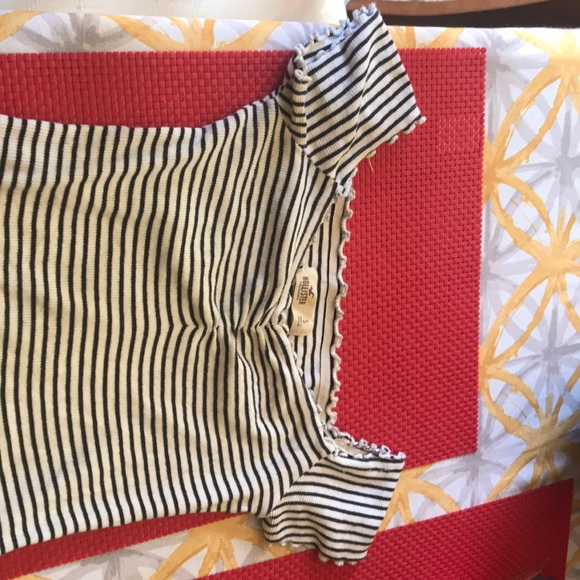 Tops - Picture 3 of 4